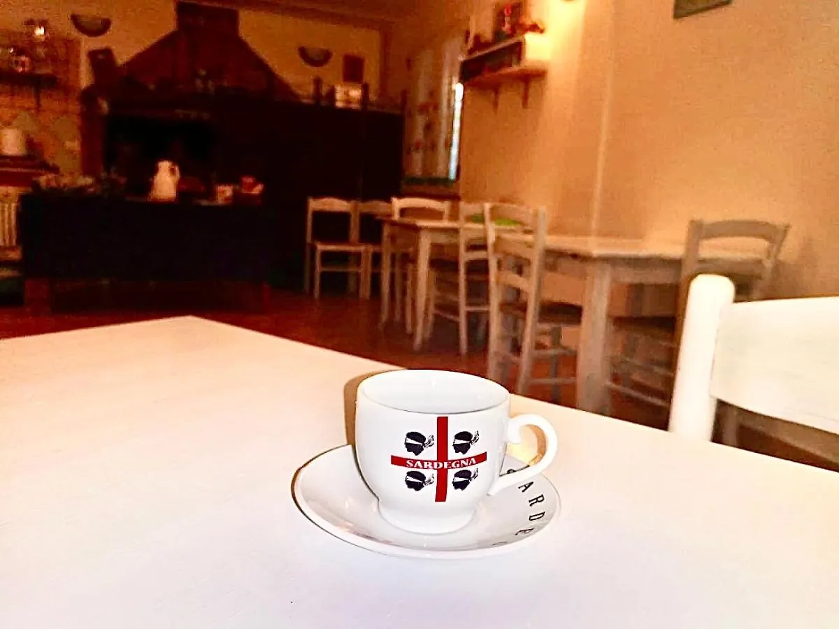 L'Oasi Di Chia Bed & Breakfast