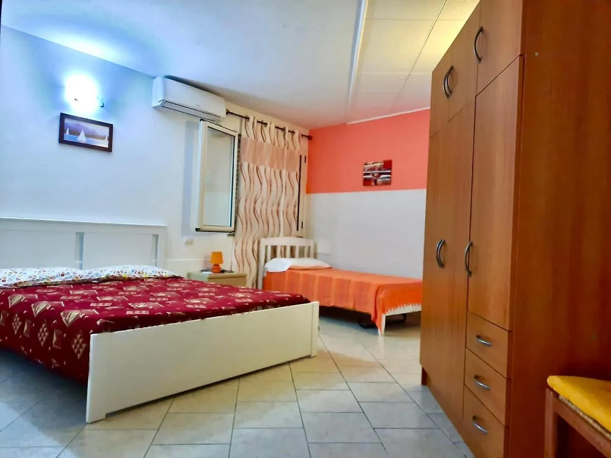 L'Oasi Di Chia Bed & Breakfast 0*,