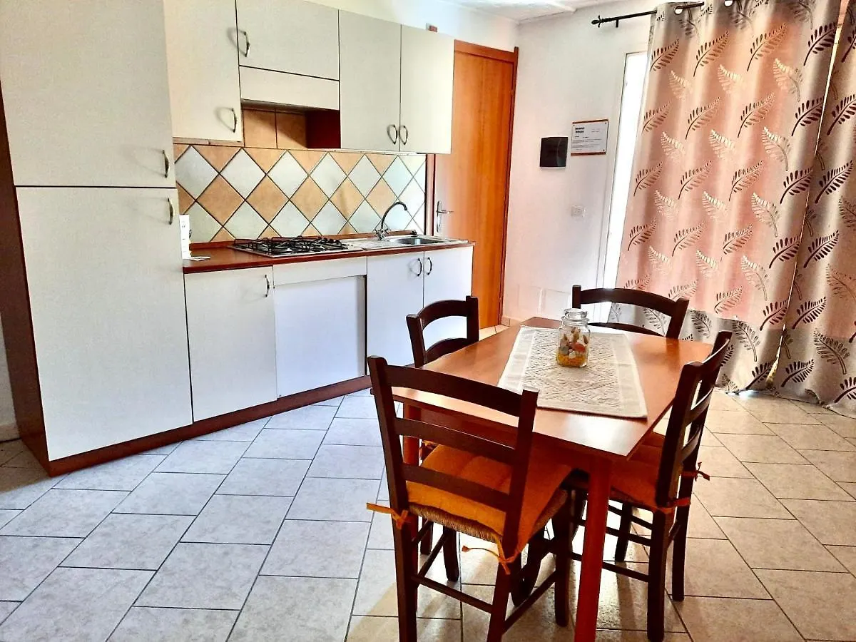 L'Oasi Di Chia Bed & Breakfast