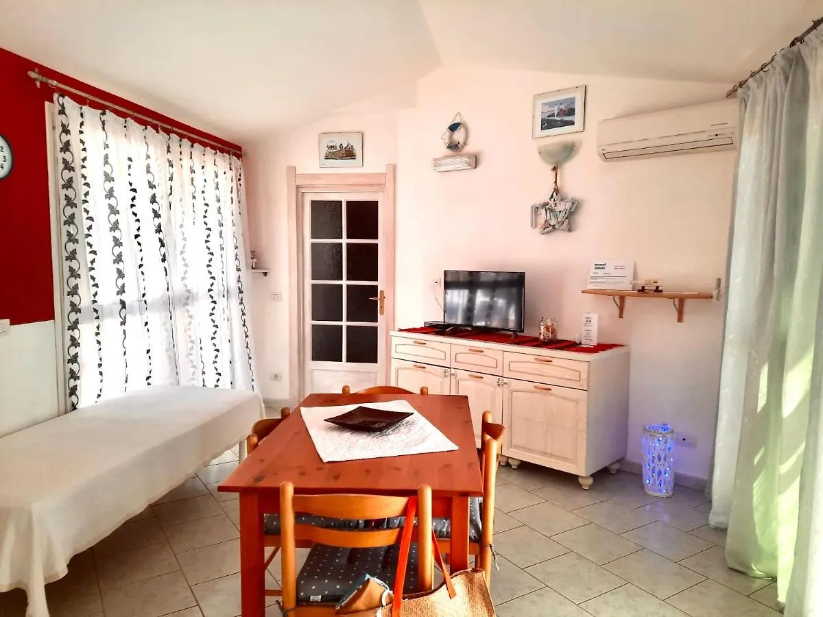 L'Oasi Di Chia Bed & Breakfast