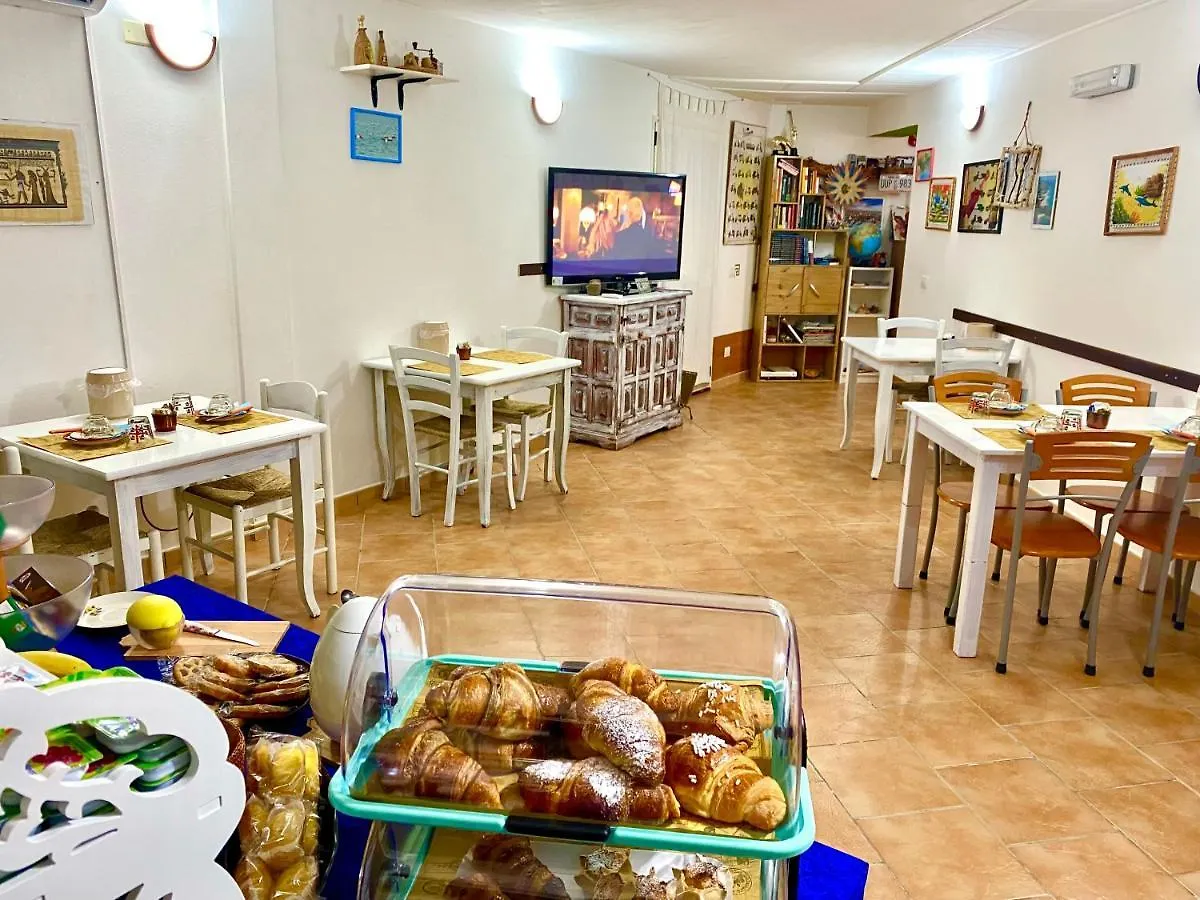 L'Oasi Di Chia Bed & Breakfast