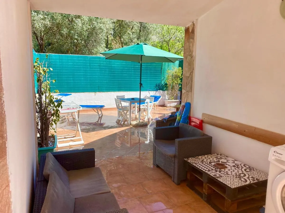 L'Oasi Di Chia Bed & Breakfast