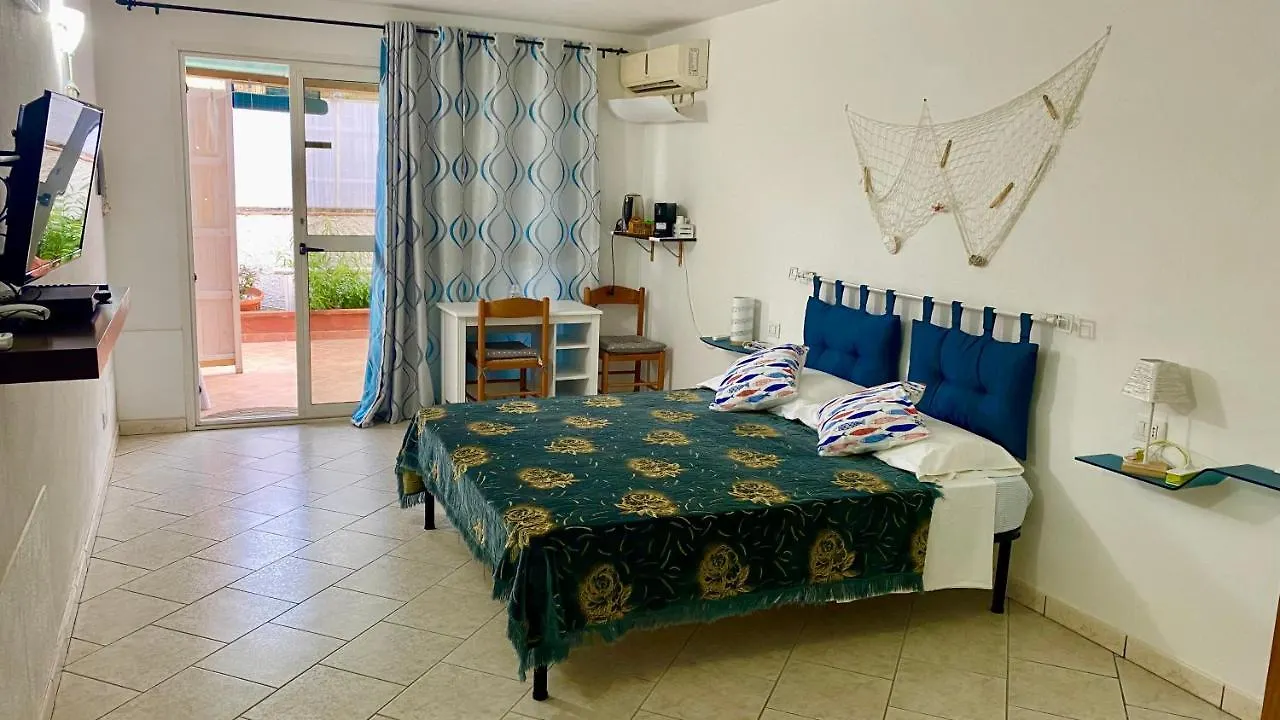 L'Oasi Di Chia Bed & Breakfast