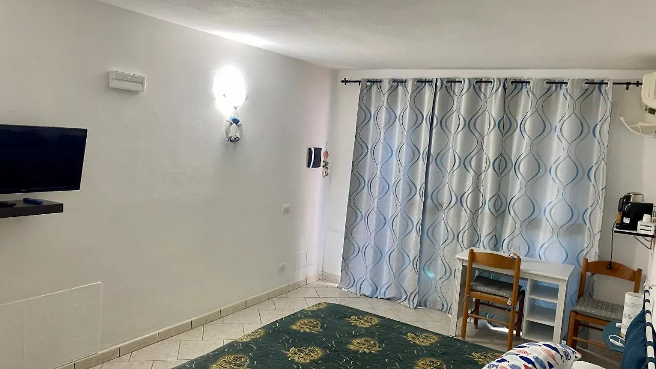 L'Oasi Di Chia Bed & Breakfast Italy
