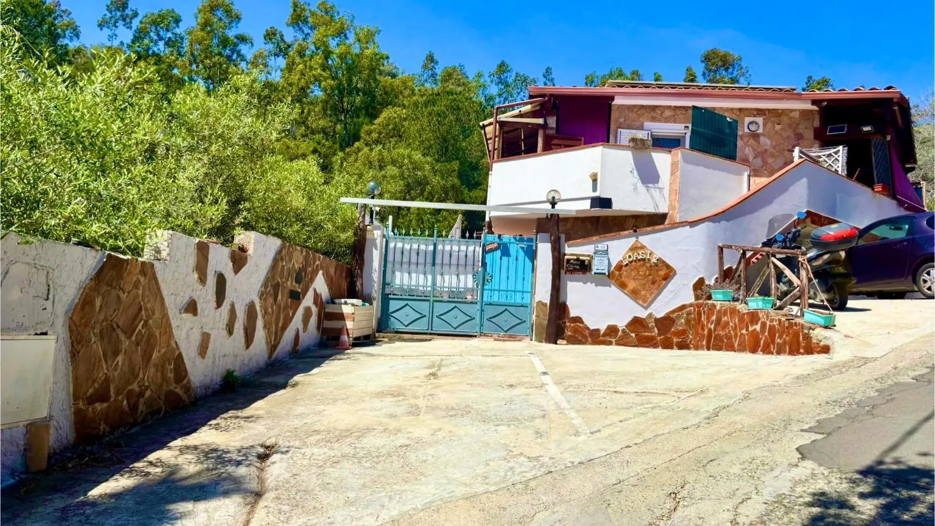 L'Oasi Di Chia Bed & Breakfast